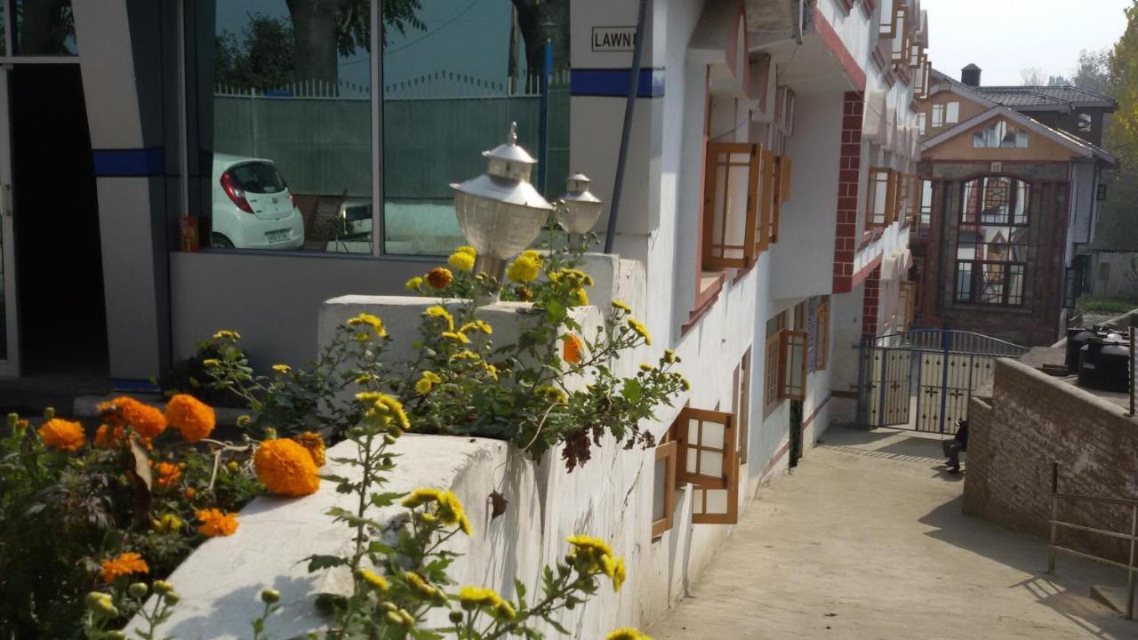 Hotel Grand City Heart Srinagar  Exterior photo